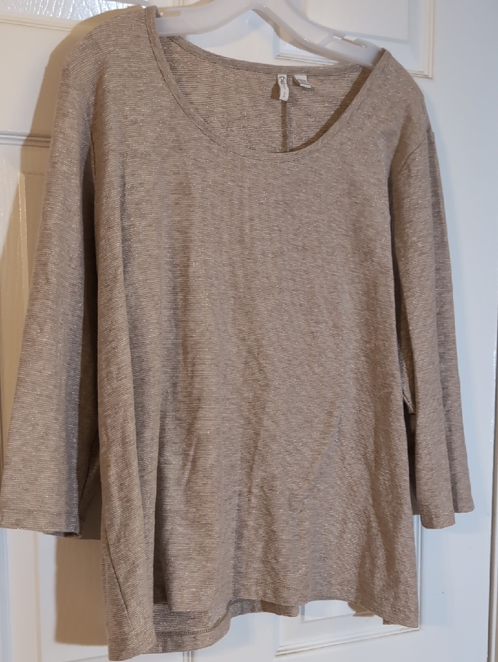 Cato Golden Long-Sleeve Scoop Neck Top